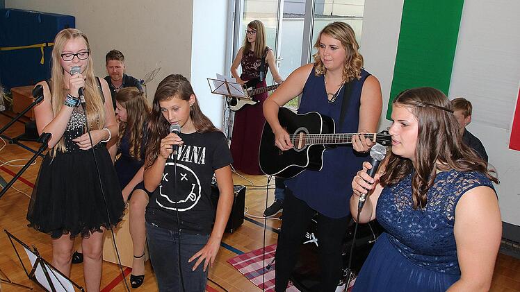 Abschlussfeier der Freiherr-von-Lutz-Mittelschule in Münnerstadt.Dieter Britz