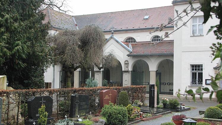 Ein Fehler des Gutachtens: Die Kosten für die Nutzung der Leichenhalle wurden auch auf jene umgelegt, die sie gar nicht nutzen.  Foto: Hofbauer