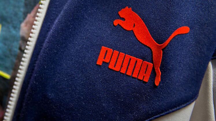 Puma schnitt bei der Greenpeace-Untersuchung nur im Mittelfeld ab. Sie setzen noch zu viele Giftstoffe ein. Foto: Daniel Karmann/dpa
