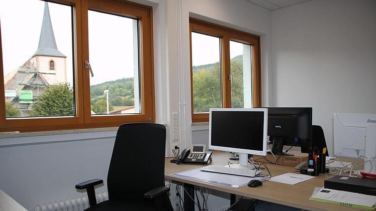 Wo einst der Regionalladen war, sind nun die Büros der Rhön GmbH eingerichtet worden. Foto: Ulrike Müller