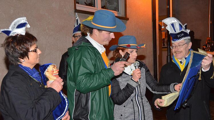 Das Prinzenpaar des FCSH Ebenhausen: Seine Exzellenz Prinz Andreas der Schöne und ihre  Lieblichkeit Prinzessin Vanessa sein Biest.Peter Rauch