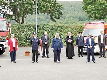 Die zwei neuen Einsatzfahrzeuge für den Landkreis Forchheim wurden gesegnet und kommen bei der Feuerwehr Ebermannstadt unter.  Foto: Kreisbrandinspektion Forchheim