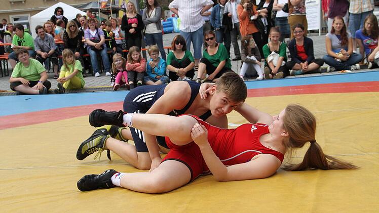 Die Ringerjugend des AC Lichtenfels zeigte eine praktische Vorführung.
