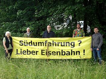 Die Fraktion von Bündnis90/Die Grünen will die Südumfahrung stoppen und lieber Eisenbahn fahren.    Foto: privat