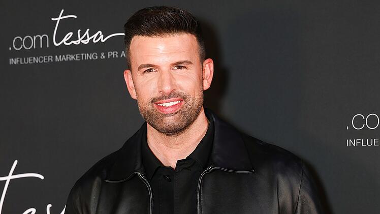 Jay Khan ist mit seiner Band Team 5&uuml;nf, aber auch als Solok&uuml;nstler erfolgreich.