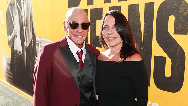 Die Kinder von Greg Scarpa, Gregory Scarpa Jr. und Linda Scarpa waren bei der Premiere von "By Any Means" in Los Angeles ebenfalls anwesend.