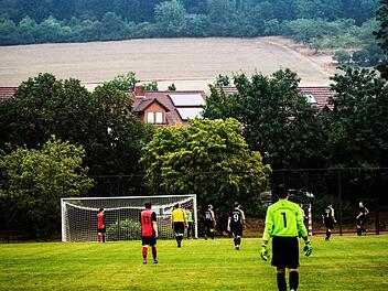 Im Raum Kulmbach müssen immer mehr Vereine wie der FC  Ludwigschorgast (Bild) ihre Eigenständigkeit aufgeben. Foto: Alexander Muck