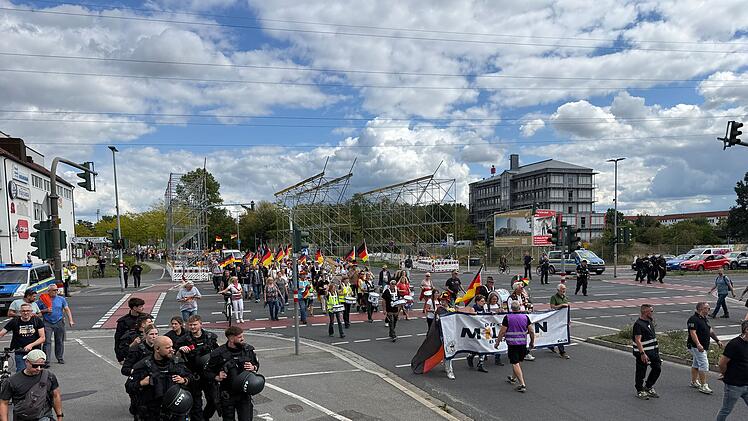 Gro&szlig;demonstrationen in Bamberg: Rechter Aufzug trifft auf Gegenprotest