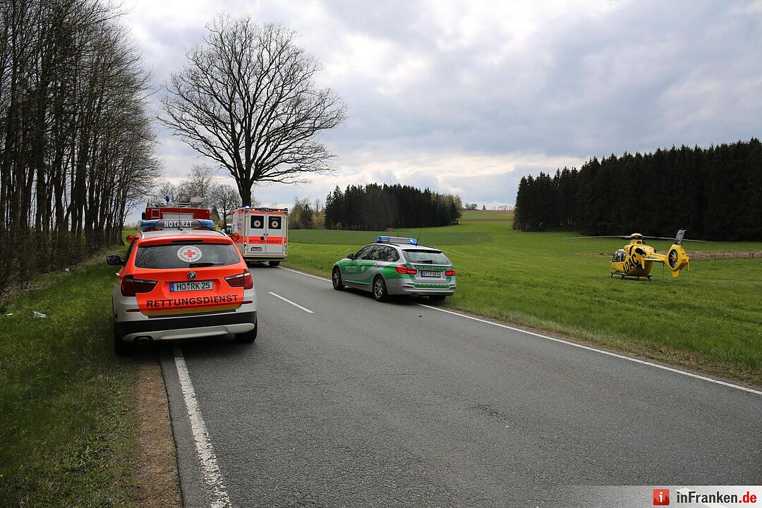 18-jähriger Autofahrer prall bei Konradsreuth gegen Baum