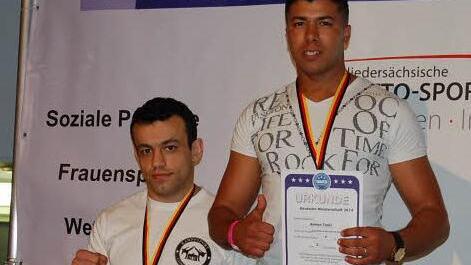 Amine Touti (rechts) beid er Siegerehrung