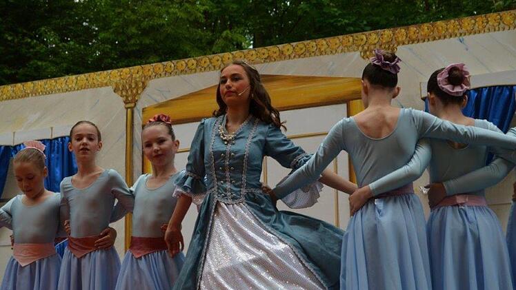 Premiere des Märchens "Froschkönig" auf der Waldbühne Heldritt Foto: Gabi Bertram