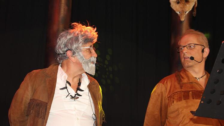 Bleichgesicht und Old Shatterhand unterhalten sich. Foto: Veronika Schadeck