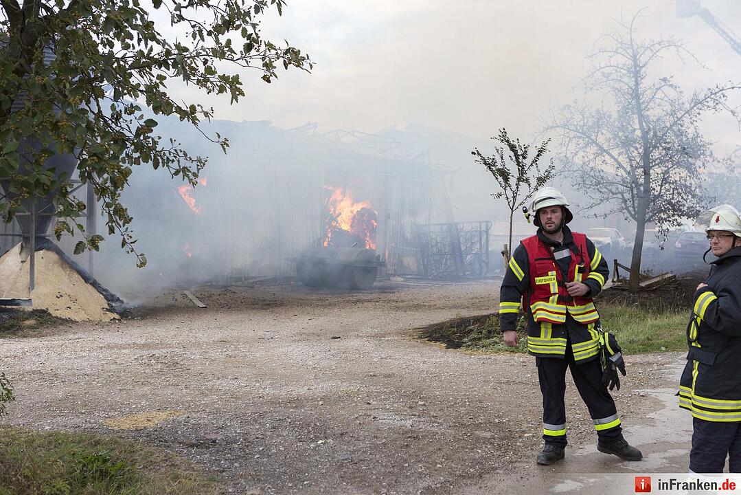Grossbrand zerstoert Scheune in Puschendorf