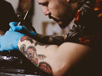 Tattoo-Farben, Viagra, Cannabis - neue Regelungen im Gesundheitsbereich im Überblick 