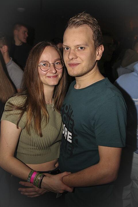 Die Partyband "Power" heizte ordentlich ein.
