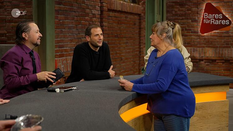 Immerhin 400 Euro bezahlte Wolfgang Pauritsch f&uuml;r die Silberware: "Jetzt wird es wieder als Brotkorb benutzt."