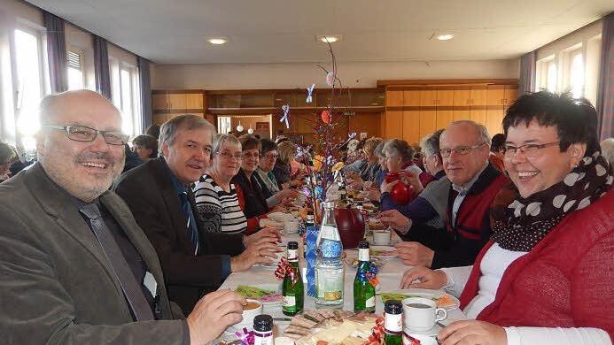 Ehrengäste beim Oerlenbacher Frauenfrühstück. Foto: Daniela Feser