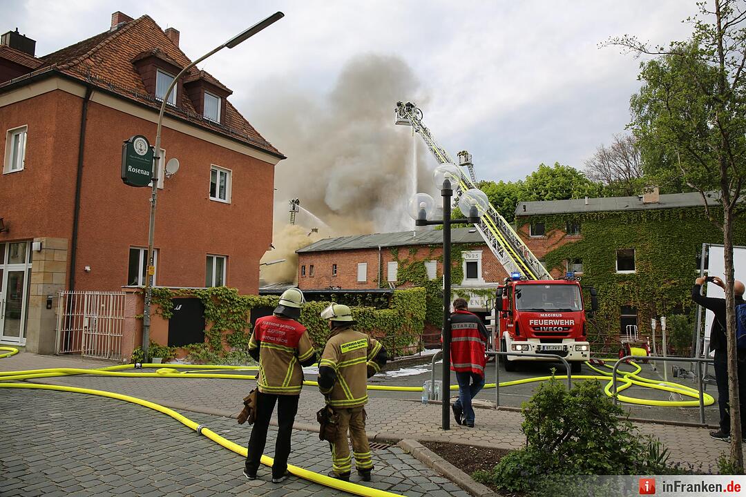 Bayreuther Disco “Rosenau“ brennt – Stadt löst Katastrophenalarm aus
