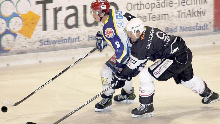 Für Marcel Schorr (rechts) und seine Haßfurter Teamkollegen wird es schwer, im zweiten Derby gegen die Schweinfurter "Mighty Dogs" (links Johannes Weyer) erneut die Oberhand zu behalten.