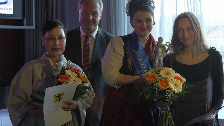 Kategorie der Preisträger: Sandy Fukala (Deutschland, rechts) und Chizuko Inabe (Japan). Foto: Berthold Köhler
