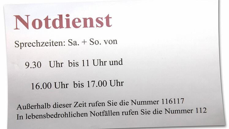 Die Tage, da Hausärzte im Wechsel in der eigenen Praxis auch außerhalb der normalen Dienstzeiten erreichbar waren, sind bald vorbei. Doch die Neuregelung mit einer einzigen Anlauf-/Anfahrstation im Landkreis in Haßfurt stößt auf heftige Kritik. Foto: Ralf Kestel