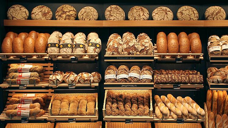 Die W&uuml;rzburger B&auml;ckerei R&ouml;sner ruft sein Sonnenblumenbrot wegen Metallteilchen im Brot zur&uuml;ck. Es wurde in der ganzen Region verkauft. Symbolfoto: Paul Knecht/dpa