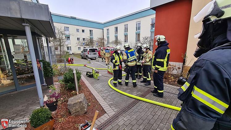 Bamberg: Feuer in Altenheim ausgebrochen - Senioren noch im Gebäude