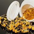 Einer neuen Studie zufolge soll eine tägliche Einnahme von Omega-3-Fischölpräparaten das Risiko für Herz-Kreislauferkrankungen mindern. Symbolbild: Pixabay.com/stevepb
