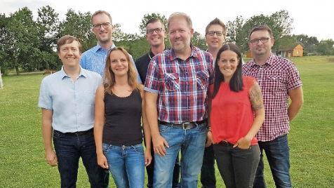 Die Gr&uuml;ndungsmitglieder des F&ouml;rdervereins (von links): Wolfgang Rupprecht (Beirat), Jens Milbradt (Beirat), Mandy Ellert (Schatzmeisterin), Kay Seltmann (Zweite Vorsitzende), Michael Lehofer (Vorsitzender), Karsten Feddersen (Beirat), Barbara Dornauer (Schriftf&uuml;hrerin) und Bernd M&ouml;rlein (Beirat)  Foto: privat