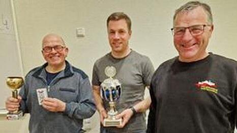 Sieger beim Preisschafkopf (von links): Udo Schmitt, Christoph Schlereth und Josef Ruppert