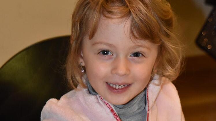 Die 3-jährige Anneli hatten schon einen guten Pinselstrich.Uschi Prawitz