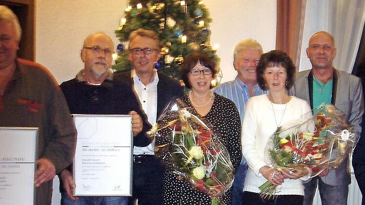 Die Geehrten (von links): Thomas Tschepe, Harald Grund, Volker Hartung, Petra Lehmann, Udo Schmidt, Ursula Oppel, Dietmar Schlund, Knut von Berg  Foto: privat