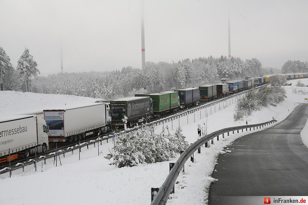 Schneechaos auf der A9 bei Bayreuth