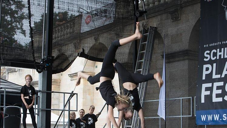 Impressionen vom Sonntagsprogramm auf der Showbühne. Foto: Barbara Herbst
