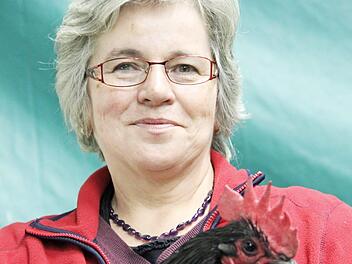 Gerlinde Seyferth und ihr Australorps gehörten zu den erfolgreichsten Teilnehmern der Kreisgeflügelschau. Foto: K. Müller-Sanke