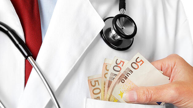 Arzt, Geld, Geb&uuml;hr, Gesundheitsreform