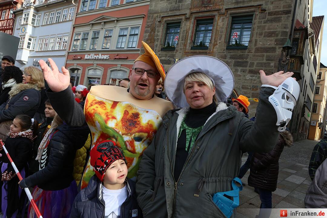 Gaudiwurm: Narren feiern in Coburg
