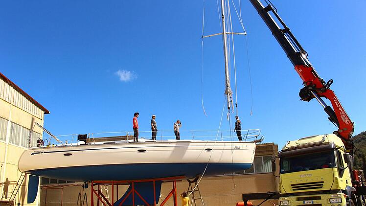 Wegen Corona fallen heuer auch die Segeltörns der Kulmbacher Skipperin Eunike Schu aus. Viele Boote werden in der Zwangspause generalüberholt. Fotos: privat