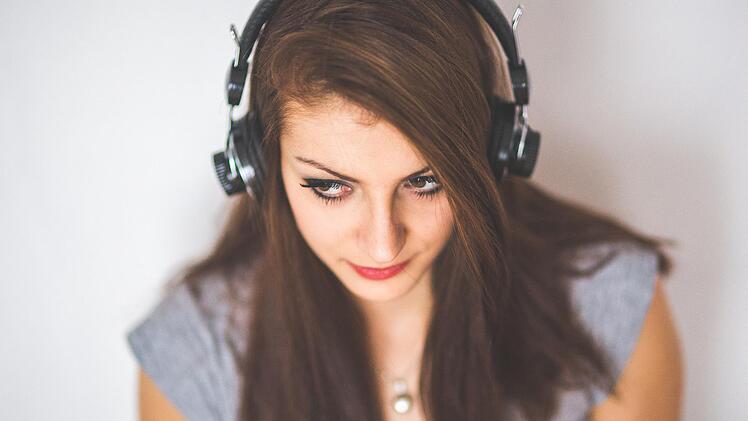 Audible ist DER Anbieter von Hörspielen, Hörbüchern und Podcasts - wir stellen dir den Audio-Dienst vor.