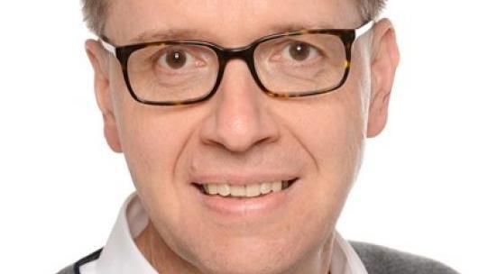 Christian Bogdan Direktor des Instituts für Klinische Mikrobiologie, Immunologie und Hygiene an der Friedrich-Alexander-Universität (FAU) Erlangen-Nürnberg und am Universitätsklinikum Erlangen. Er ist darüber hinaus Mitglied der Ständigen Impfkommission (STIKO) und der Nationalen Akademie der Wissenschaften Leopoldina.