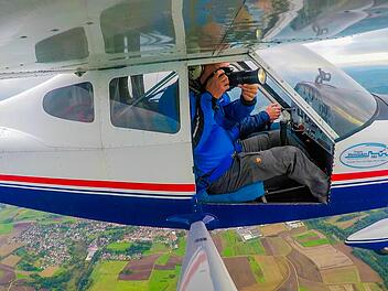 Olaf Pilz ist mit seiner Kamera ausger&uuml;stet &uuml;ber Coburg unterwegs. Ein Jahr Arbeit war n&ouml;tig, bis Teil 1 von "Aussichtsreich &uuml;ber Coburg" ver&ouml;ffentlicht werden konnte. Foto: privat