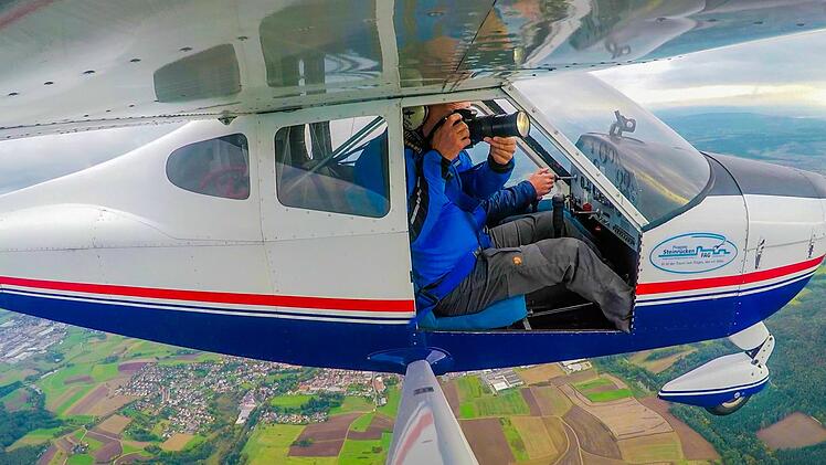 Olaf Pilz ist mit seiner Kamera ausger&uuml;stet &uuml;ber Coburg unterwegs. Ein Jahr Arbeit war n&ouml;tig, bis Teil 1 von "Aussichtsreich &uuml;ber Coburg" ver&ouml;ffentlicht werden konnte. Foto: privat