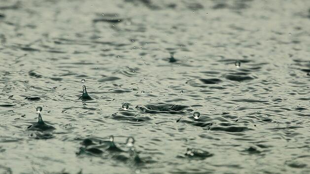 Der Deutsche Wetterdienst warnt vor weiteren Gewittern.