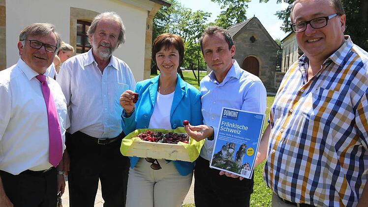 Fränkische Kirschen gab es für Ulrike Müller. Foto: Franz Galster