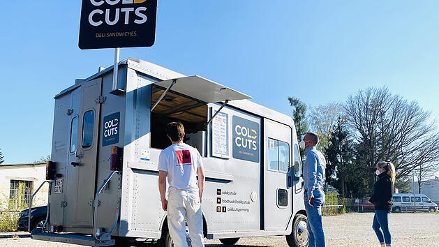 Beim neuen Foodtruck in Schwabach gibt es ab sofort Cold-Cut-Sandwiches aus dem mobilen Imbisswagen.