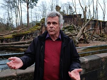 Tiergarten Direktor Dag Encke hat sich während der eiskalten Wintermonate besonders um die Paviane gesorgt.  Foto: Nikolas Pelke