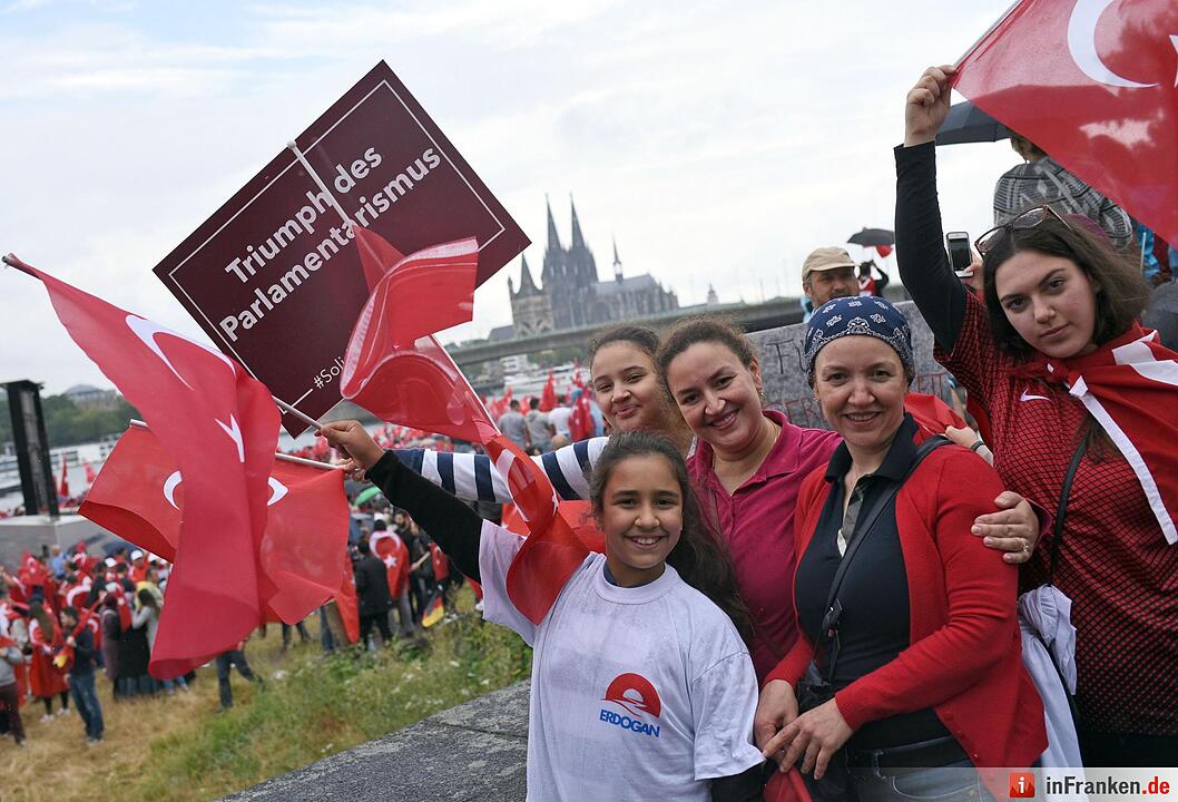 Demo von Erdogan-Anhängern in Köln