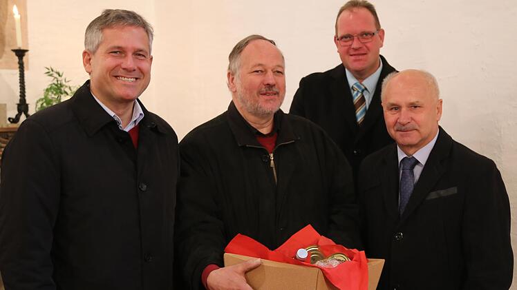 Die Verantwortlichen der Kirchenverwaltung und der Orgelbauer (v. l.): Bernd Bleisteiner, Thomas Eichfelder, Oliver Stähr und Werner Götz  Foto: Franz Galster