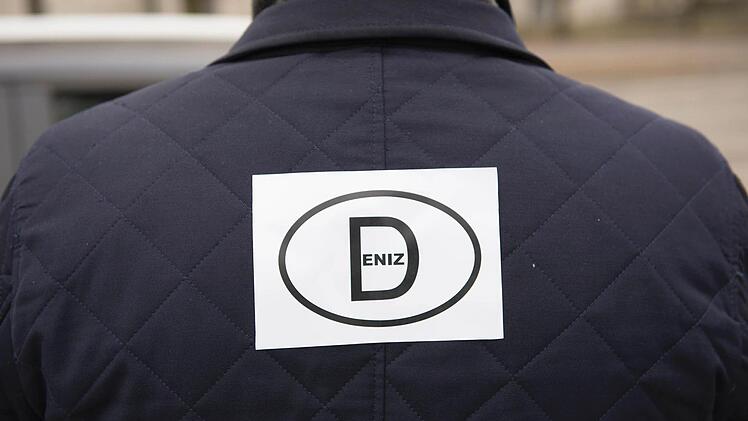 Die Inhaftierung des deutsch-türkischen Journalisten Deniz Yücel, ist der aktuelle Anlass, warum Kreistagsmitglied Peter Jacobi fordert, die Bemühungen um eine Partnerschaft mit der türkischen Region Manisa zu stoppen. Foto: dpa