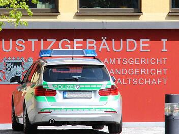 Beim Justizgebäude in Coburg. Foto: Jochen Berger